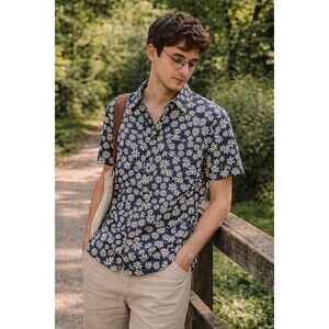 American Eagle Floral Daisies Button Up Cotton Shirt Mens M Retro Casual Playful